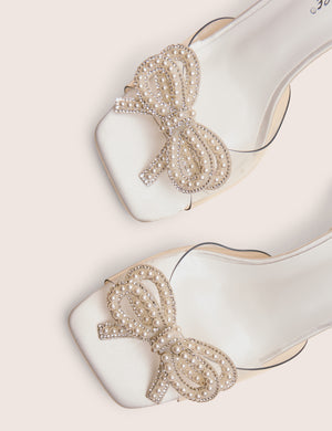 Possesive White Pu Pearl Bow Court High Heels